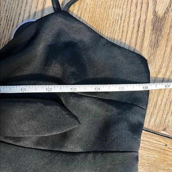 Elegant Black Satin Dress in box 29 - Picture 4 of 7
